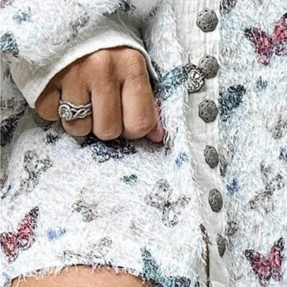 POL Medium Butterfly Print Shirt - Picture 7 of 7